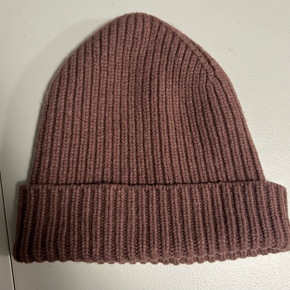 Aritzia WILFRED FREE 100% Wool Ribbed Gender Neutral Beanie